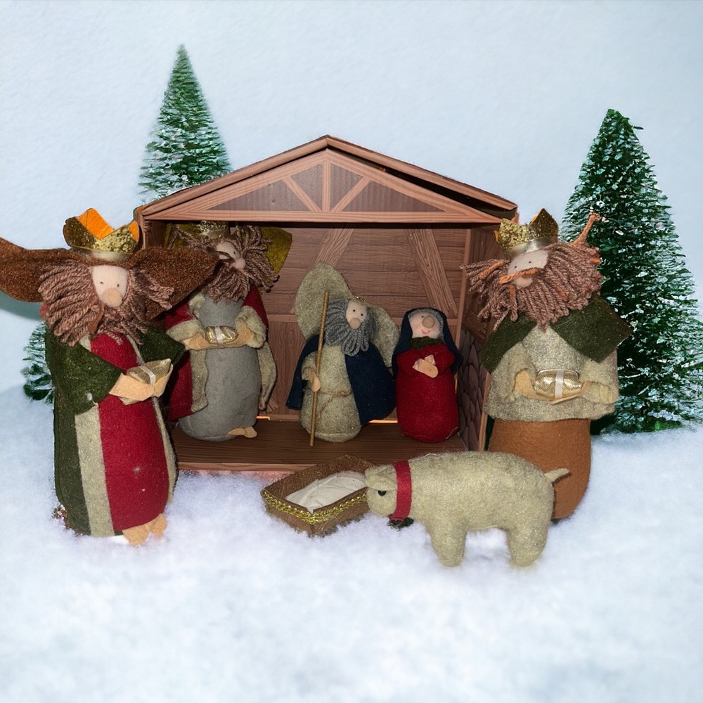 Christmas 8 piece fabric navity set